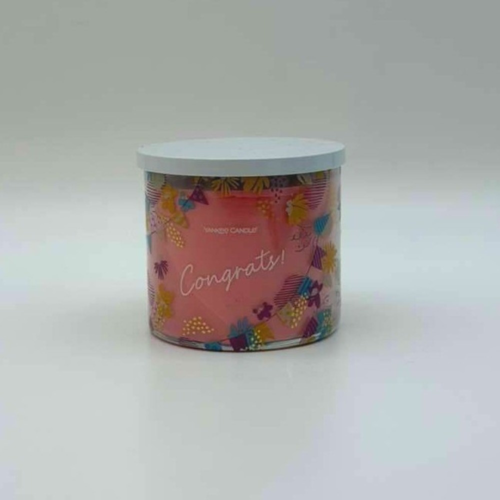 Yankee Candle Congrats! Medium Jar - 14.5 oz Scented Candle -‎ NWT - Picture 3 of 3